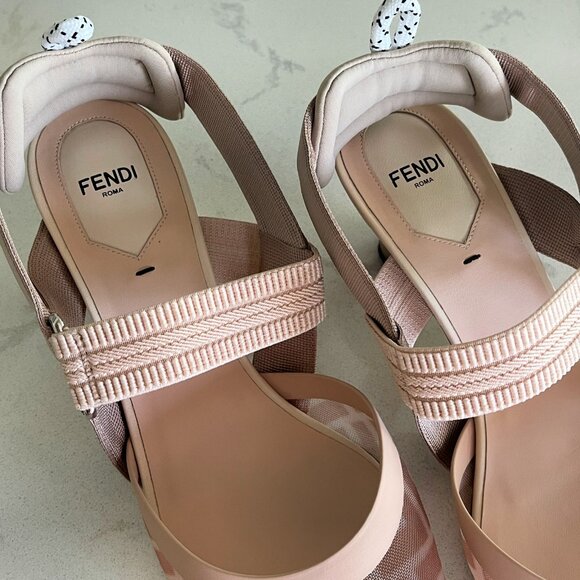 New In Box Fendi Colibri Slingback in Nude/Pink - Picture 2 of 14